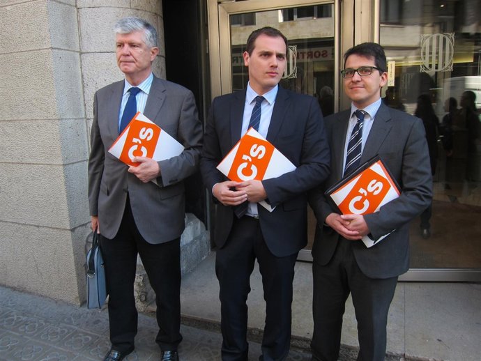 Matías Alonso, Albert Rivera (C's) y el abogado José Maria Espejo-Saavedra