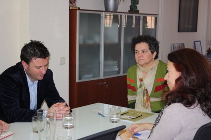 La director del IAM se reúne con la Comisión Española de Ayuda al Refugiado