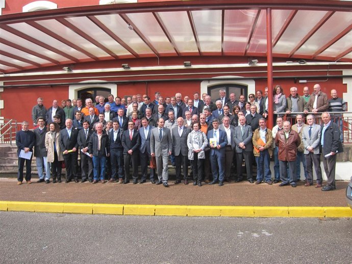 Foto de Diego con la asamblea de la FMC