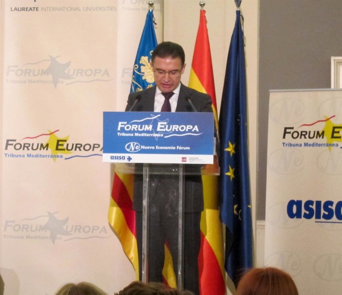 Serafín Castellano en el 'Fórum Europa'