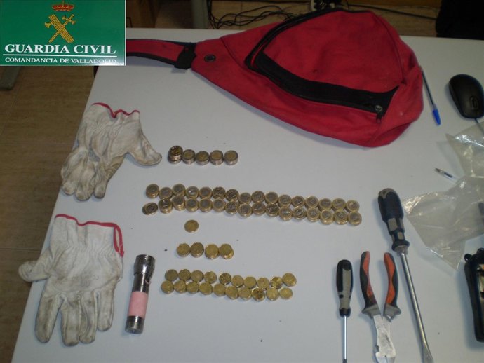 Material intervenido a los detenidos por la Guardia Civil.