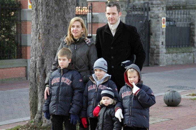 Los Duques de Palma junto a sus hijos