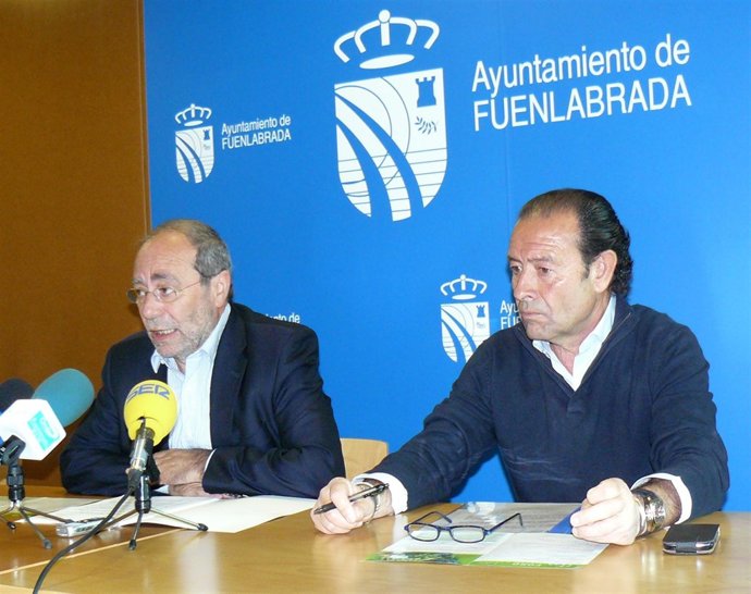 El alcalde (izq.), junto al concejal de Participación Ciudadana, este miércoles