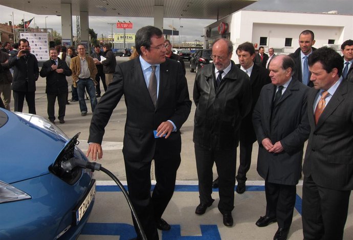 Presentación del punto de recarga rápida en Valladolid
