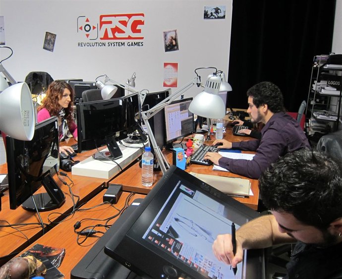 Empresa Revolution System Games.