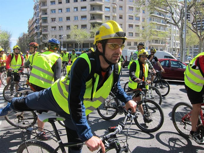 Pedalada de los Bomberos contra los recortes