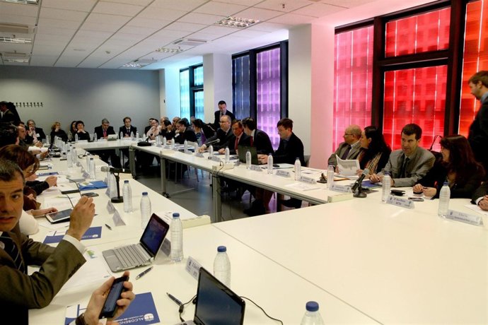 Los alcaldes que forman parte de la RECI durante la reunión