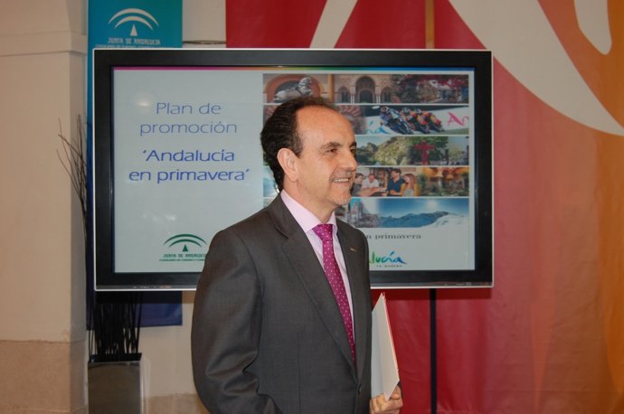 El consejero de Turismo, Rafael Rodríguez, presenta campaña Andalucía primavera