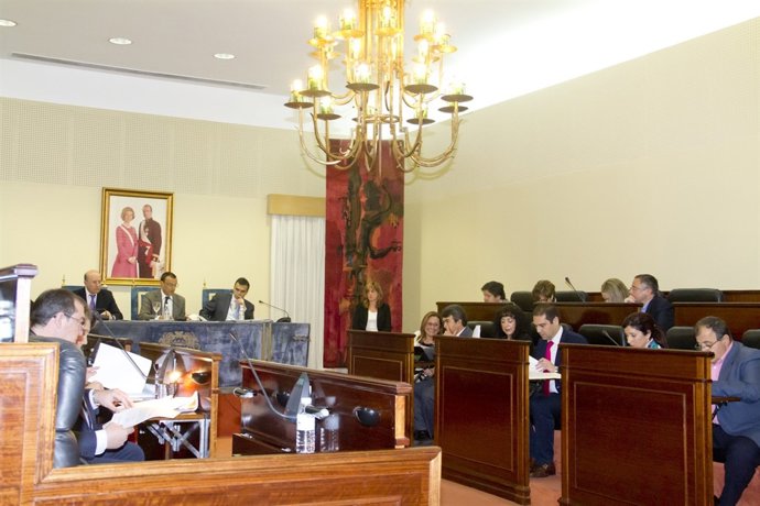 Pleno del mes de abril en la Diputación de Huelva