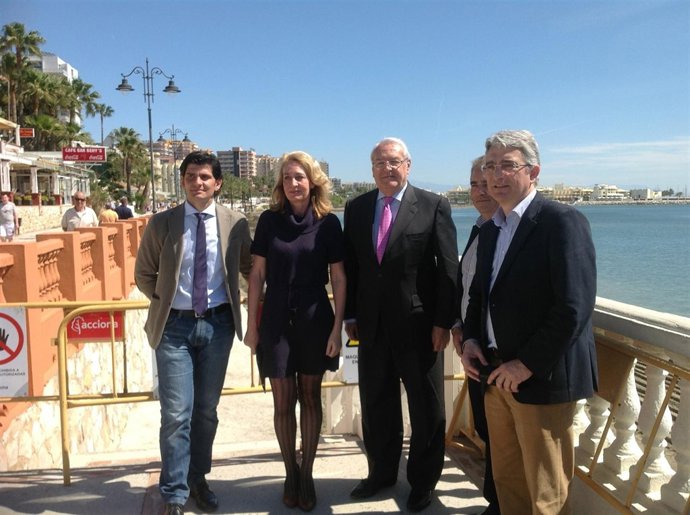 Hernández Mollar, con Paloma García y Angel González en Benalmádena