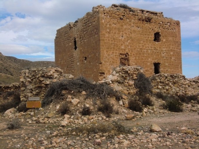 Estado actual de la Torre de los Alumbres, en Cabo de Gata-Níjar