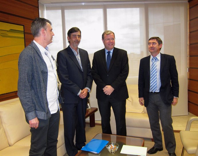 Reunión de Silván con la Federación de Pesca de Castilla y León