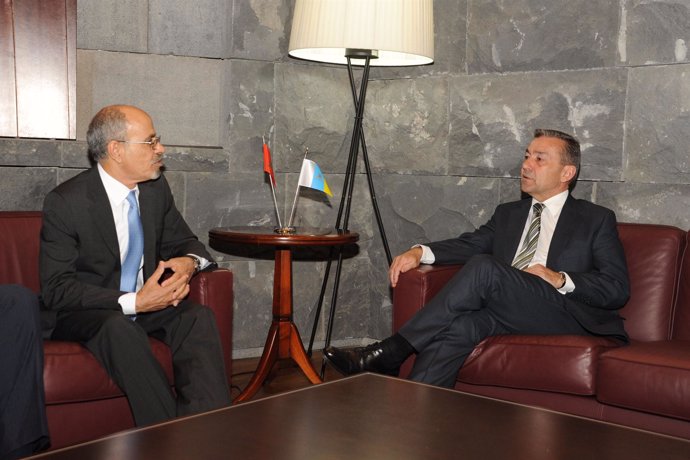 El presidente de Canarias se reúne con el embajador de Marruecos en España