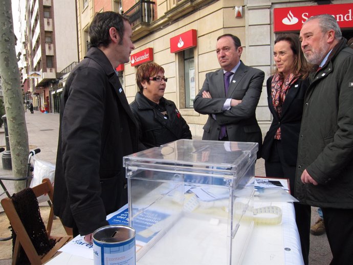 Sanz, Gamarra y Nieto en el Día Internacional del Parkinson