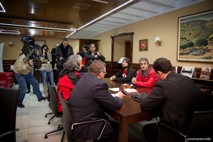 Manzano se reúne con la Renta Básica