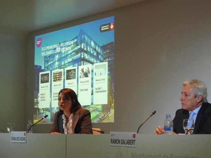 Sònia Recasens y Ramon Salabert en el acto en el edificio Media-Tic