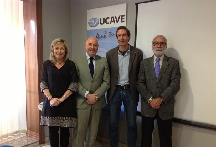 Firma del convenio entre Ucave e Iberia