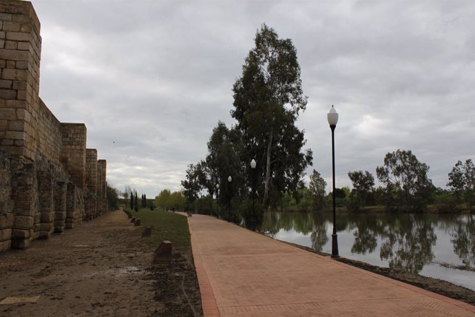 Paseo Río Guadiana, Mérida
