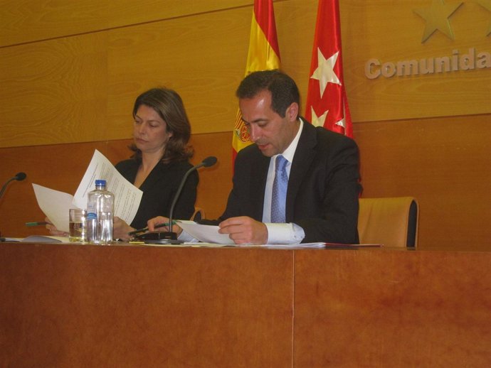 Los consejeros Lucía Figar y Salvador Victoria