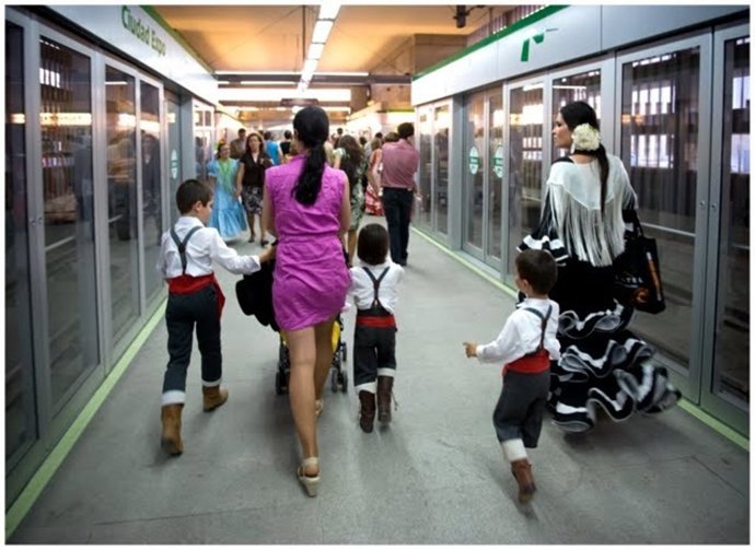 Estación de metro en un día de Feria.