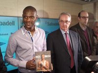 Abidal: "Queremos ganar la 'Champions' por Tito, hay que pasar sí o sí"