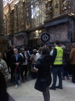 Cruceristas en la Catedral de Santiago