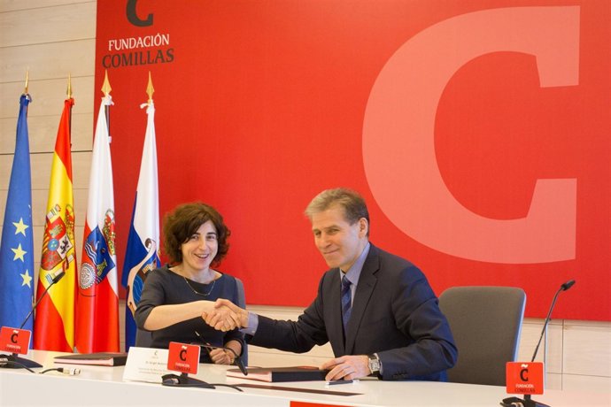 Firma del convenio con la Universidad Federal de Siberia