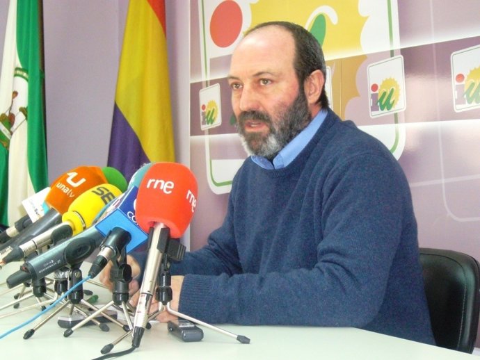 El portavoz de IULV-CA en el Ayuntamiento de Huelva, Pedro Rodríguez. 