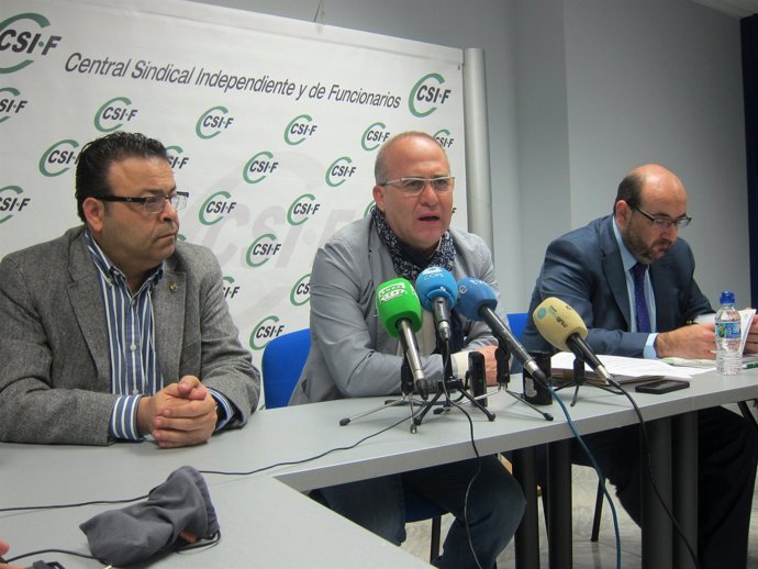 Joaquín Álvarez, José Luis Heredia y Miguel Borra en la rueda de prensa de hoy.