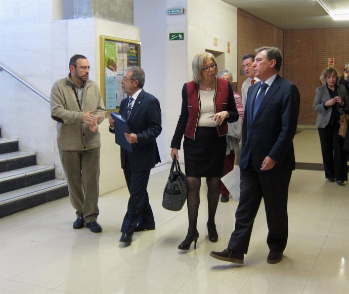 De derecha a izquierda, Mateos, De la Calle y Sacristán