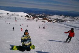 Esquiadores en Sierra Nevada