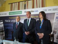 Monago: Andalucía "lleva una hora de retraso" con los desahucios