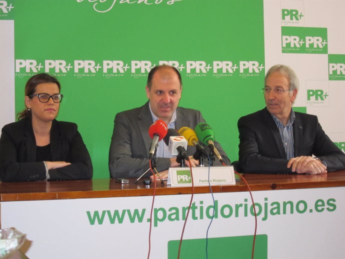 El Presidente De PR+ Riojanos, Miguel González De Legarra, Junto A Acha Y Recio