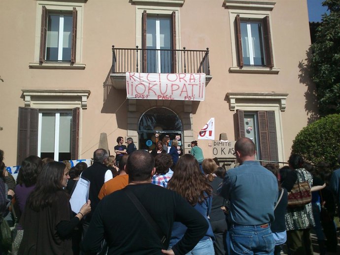 Interinos de la UPC alargan la ocupación del rectorado