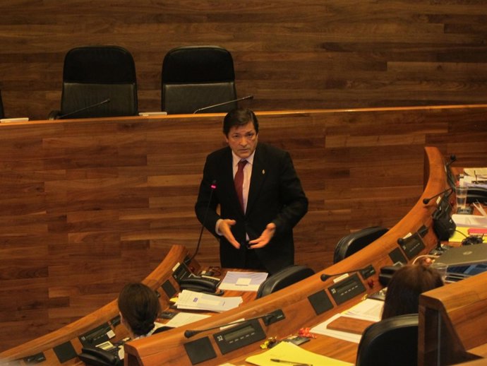 Javier Fernández en la Junta General