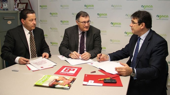 Firma de acuerdo entre Pastor y Agaca para cooperativas gallegas