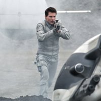 Oblivion: Tom Cruise, héroe en un futuro apocalíptico y deslumbrante