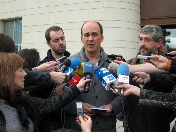 Patxi Zamora a las puertas del Palacio de Justicia.