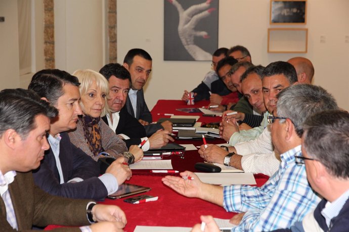 Reunión del PP de Cádiz con los comites de empresa de los astilleros de Cádiz