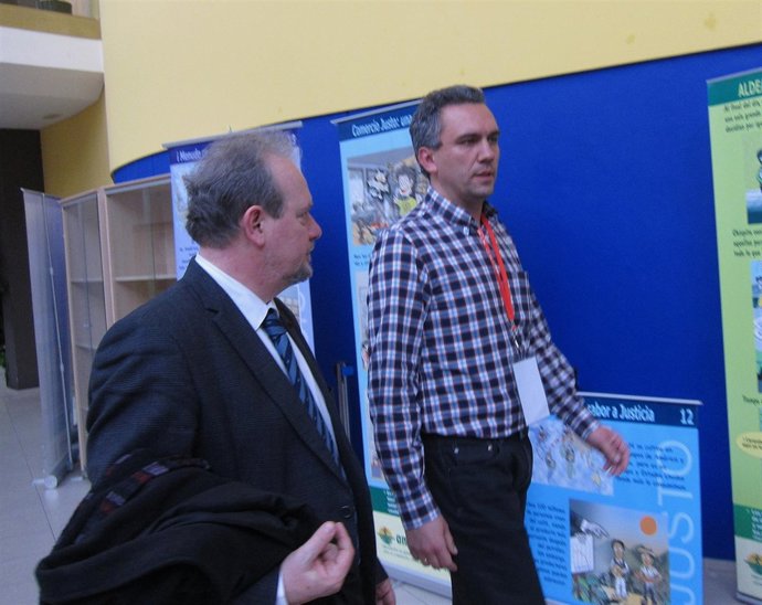 Javier Izquierdo y Jose Francisco Martín a la entrada del Comité Extraordinario