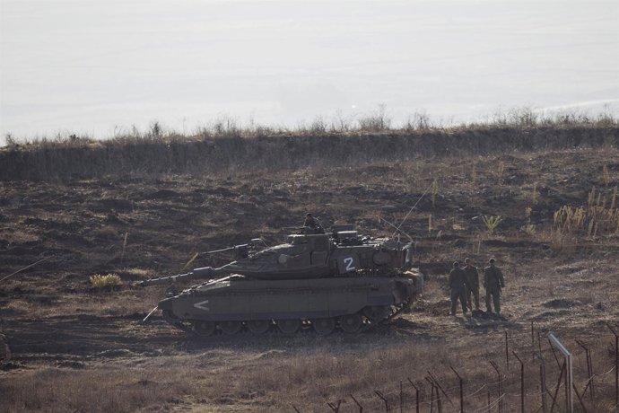 Tropas israelíes en la frontera con Siria