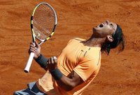 (Previa) Nadal pone a prueba su rodilla en su territorio para seguir batiendo récords