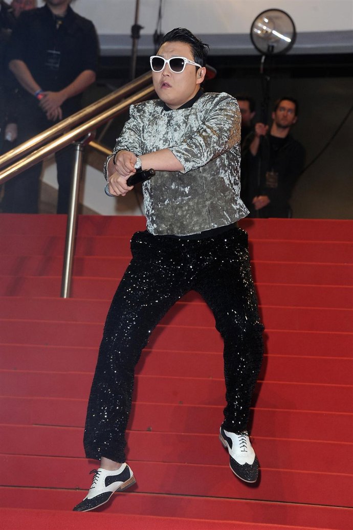 Enter caption hereNRJ Music Awards 2013 at Palais des Festivals on January 26, 2