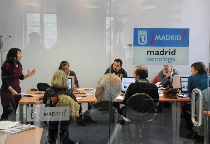 Charla formativa sobre sistema informático