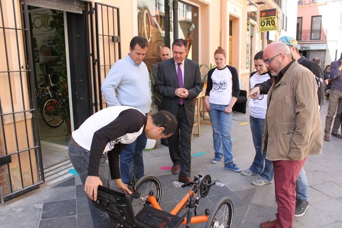 Espadas durante la visita