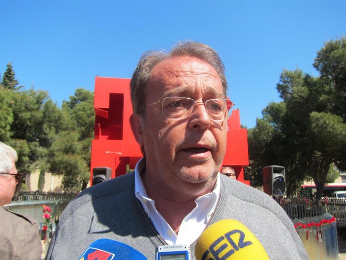 Carlos Pérez Anadón.