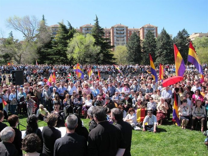 Acto de homenaje celebrado en Pamplona a las víctimas de la Guerra Civil