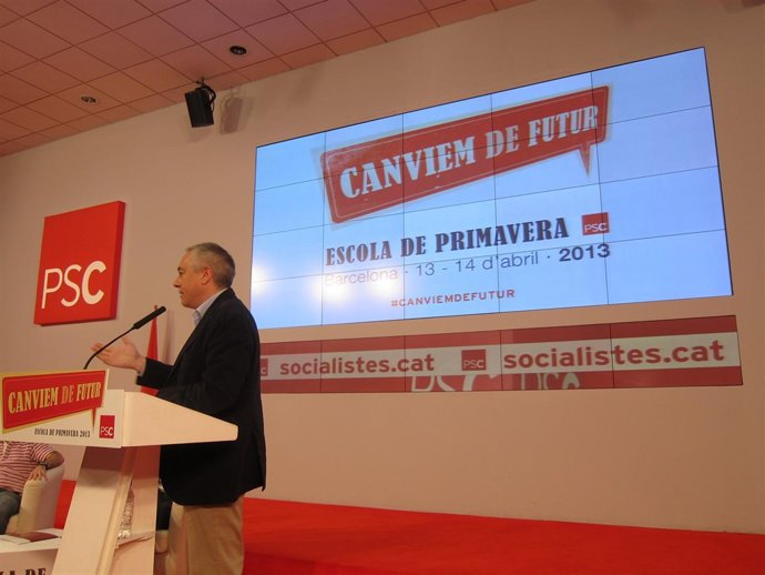 P. Navarro clausura la Escuela de Primavera del PSC