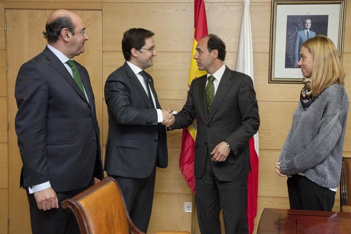 Diego tras la firma del convenio