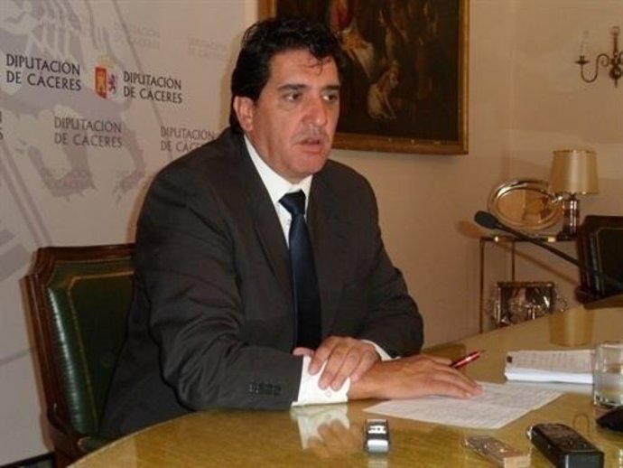 Saturnino López